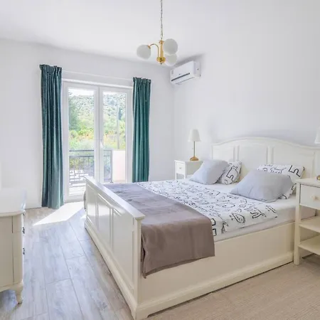 Troskot - With Pool Villa Kasic