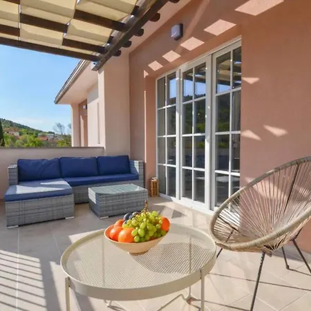 Villa Troskot - With Pool *