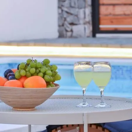 Troskot - With Pool Villa *