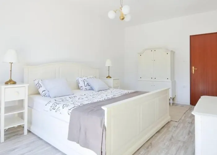 Troskot - With Pool Villa