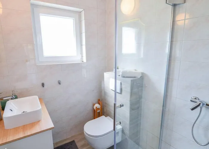 Troskot - With Pool Villa Pirovac