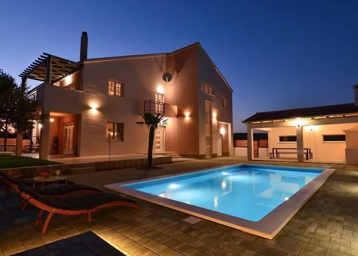 Villa Troskot - With Pool *