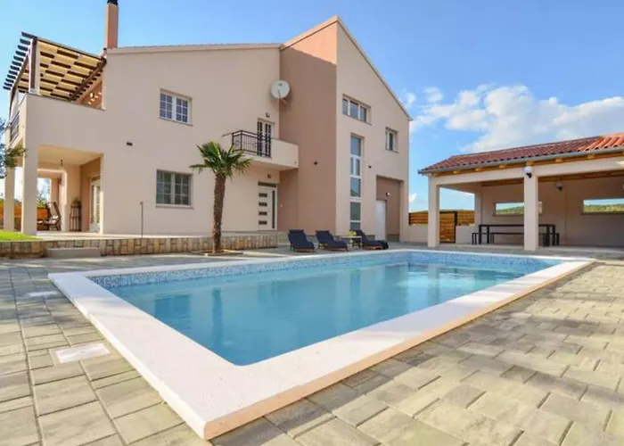 וילה Troskot - With Pool