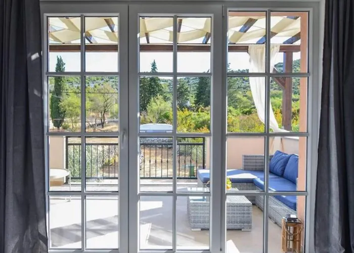 Troskot - With Pool Villa